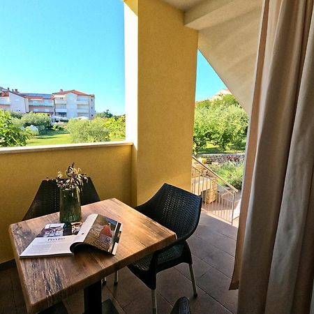 Apartments Goltes Lovrečica Dış mekan fotoğraf