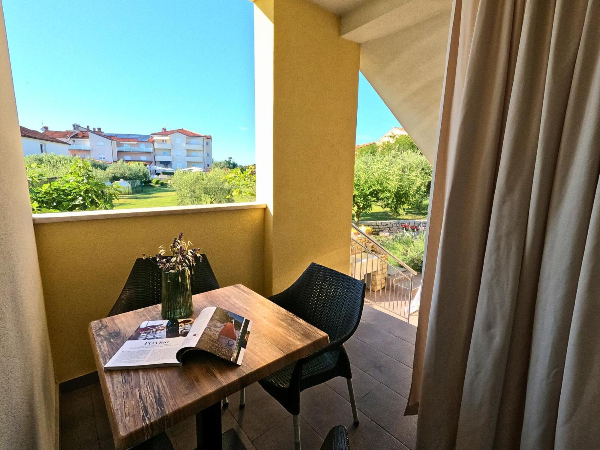 Apartments Goltes Lovrečica Dış mekan fotoğraf